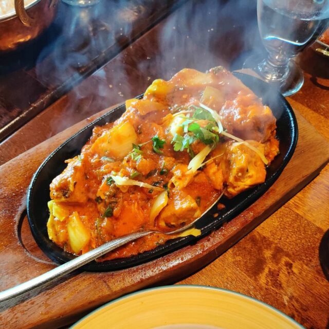 🇳🇵Another good Nepalese restaurant that I can recommend: Mantra Restaurant in Herttoniemenranta
1️⃣: Fish Tikka Sizzler (Tandoori) 👌👌👌
The salmon is so tender, moist, and flavorful.
2️⃣: Lamb in house's yogurt, coriander and garlic sauce.
Ask for the house's chili sauce for elevating extra flavor
3️⃣: Nepalese style coffee: the milk is flavoured with spices like cinnamon and cardemom.
Actually, it's not my coffee style 😅
Friendly staff but service is a bit slow.
〰️〰️〰️〰️〰️〰️〰️〰️〰️〰️〰️〰️〰️〰️〰️〰️〰️
🌟: 4*/5
💸: 18,5€ & 17,5€
📍: Restaurant Mantra, Laivalahdenkaari 42, Helsinki